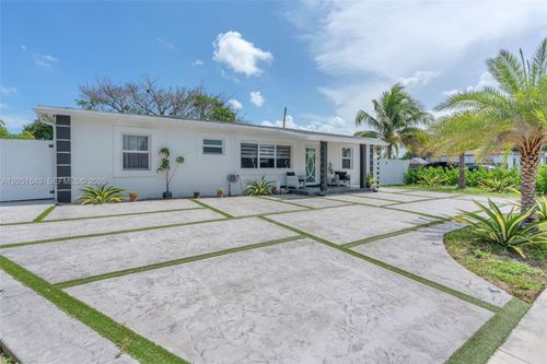 2830 Nw 156th St, Miami Gardens, FL, 33054-2224 | Card Image