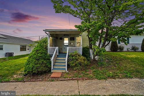 17 W Pine St, ENOLA, PA, 17025-2830 | Card Image