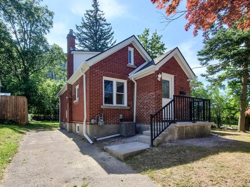 13 Roslin Ave N, Waterloo, ON, N2L2G4 | Card Image