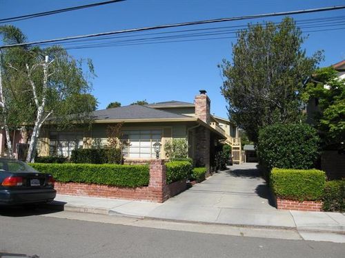 56 Hobart Ave, San Mateo, CA, 94402-2806 | Card Image