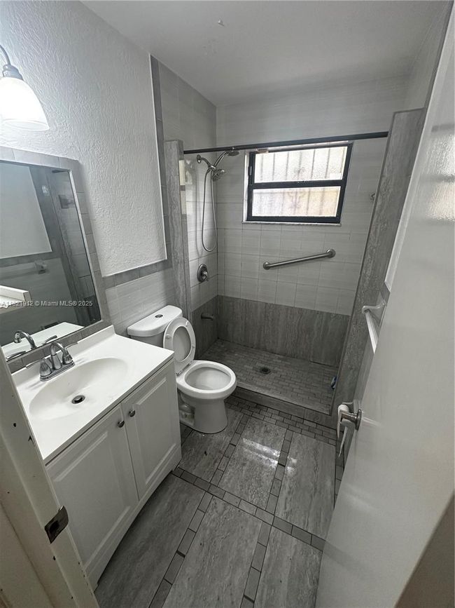 7535 W 5 Th Ct, House other with 3 bedrooms, 2 bathrooms and null parking in Hialeah FL | Image 7