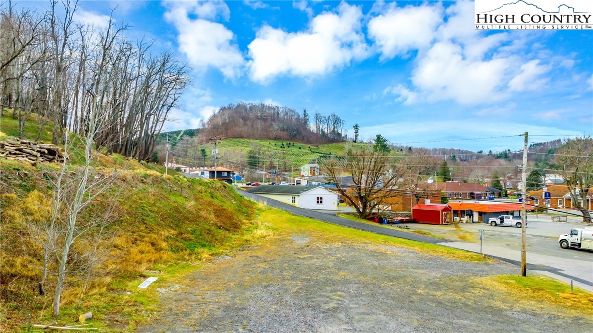 Land in West Jefferson 2