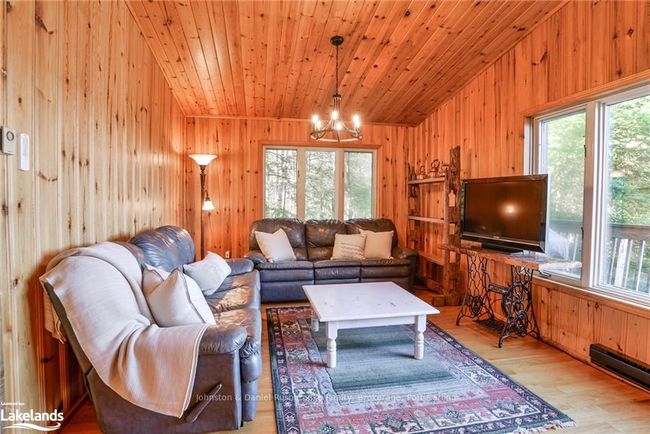 1036 Phyllimar Lane, House other with 5 bedrooms, 3 bathrooms and 5 parking in Port Carling ON | Image 5