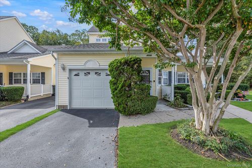 4006 Saint Andrews Ave, Riverhead, NY, 11901-1949 | Card Image