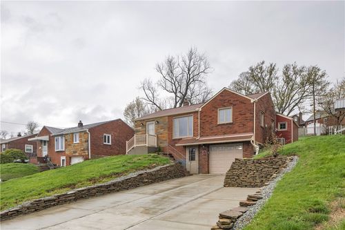 229 Creston Dr, West Mifflin, PA, 15122-2619 | Card Image