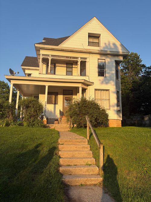 805 S Cedar Ave, Owatonna, MN, 55060-3257 | Card Image
