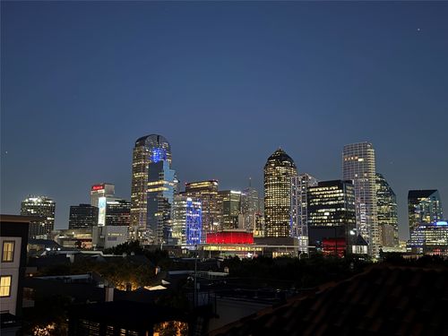 2211 Worthington St, Dallas, TX, 75204-2647 | Card Image