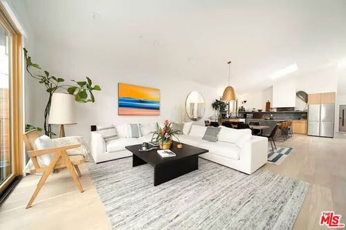 5136 S Victoria Ave, Los Angeles, CA, 90043 | Card Image