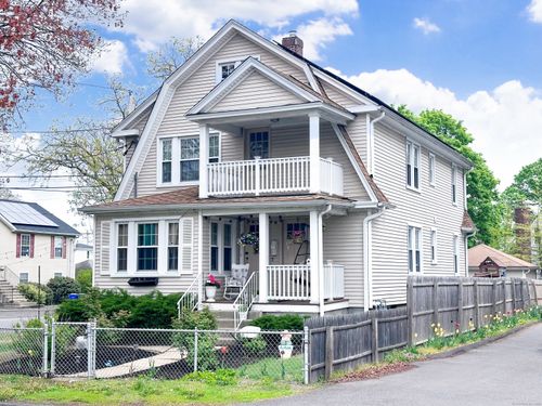 826 Black Rock Tpke, Fairfield, CT, 06825-4747 | Card Image
