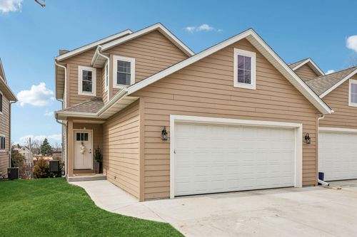 2945 N 186th St, Brookfield, WI, 53045-1100 | Card Image