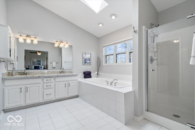 11264 Fonthill Dr, Condo with 2 bedrooms, 3 bathrooms and null parking in Indianapolis IN | Image 7