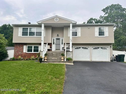 15 Bristlecone Dr, Howell, NJ, 07731-2820 | Card Image