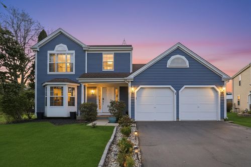 7 Arthur Ct, Streamwood, IL, 60107-1384 | Card Image