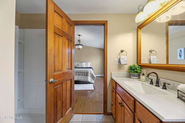 Primary bath | Image 26