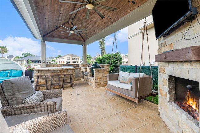 Outdoor kitchen area | Image 37