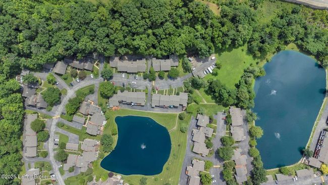 5503 Forest Lake Dr, Condo with 2 bedrooms, 3 bathrooms and null parking in Prospect KY | Image 52