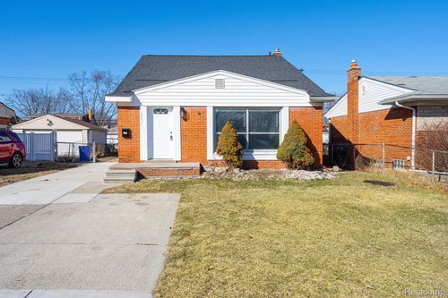 18327 E 13 Mile Rd, Fraser, MI, 48026-4602 | Card Image