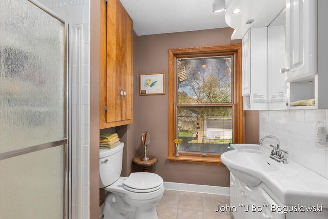 1017 Pearl St, House other with 2 bedrooms, 2 bathrooms and null parking in Belding MI | Image 9