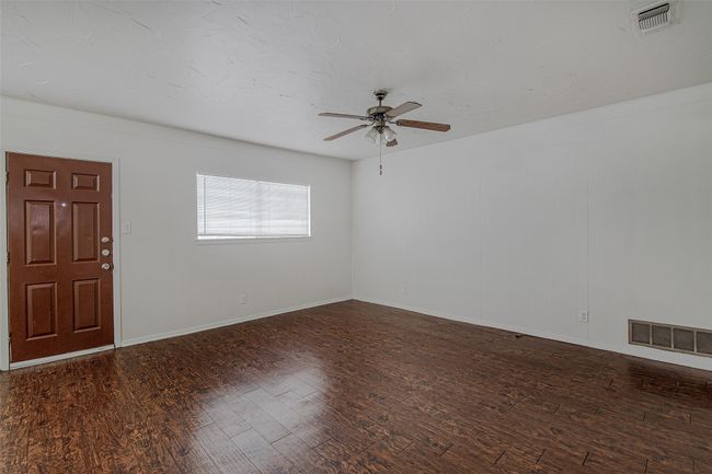 2020 Cliffside Dr, House other with 3 bedrooms, 2 bathrooms and null parking in Edgecliff Village TX | Image 6