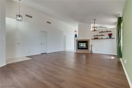 3974 Round Wood St, Las Vegas, NV, 89147-4321 | Card Image