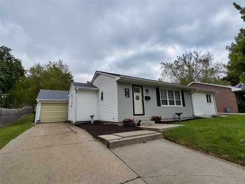 610 E 14th St S, Newton, IA, 50208-4024 | Card Image