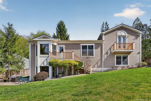 74 Dogwood Ln, Pleasantville, NY, 10570-1008 | Card Image