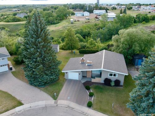 91 Moir Dr, Oxbow, SK, S0C2B0 | Card Image