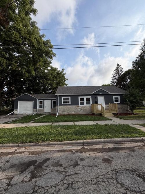 4135 W Lancaster Avenue, Milwaukee, WI, 53209 | Card Image
