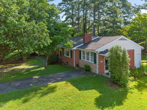 911 S Crescent Dr, Smithfield, NC, 27577-3711 | Card Image