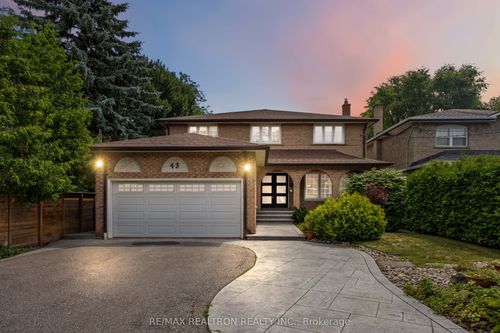 43 Lawnview Dr, North York, ON, M2N5J9 | Card Image