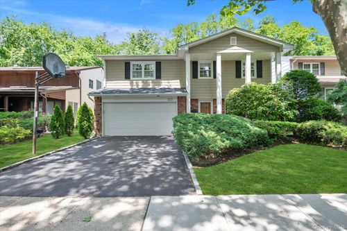 117 Soundview Dr, Port Washington, NY, 11050-1748 | Card Image