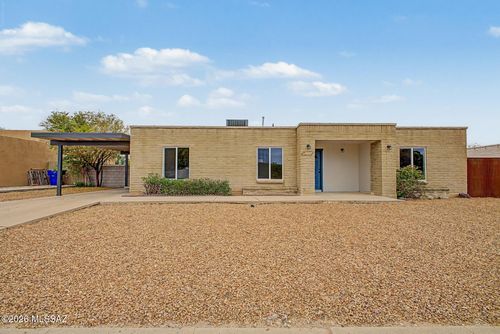 3440 S Chesin Dr, Tucson, AZ, 85730-2318 | Card Image