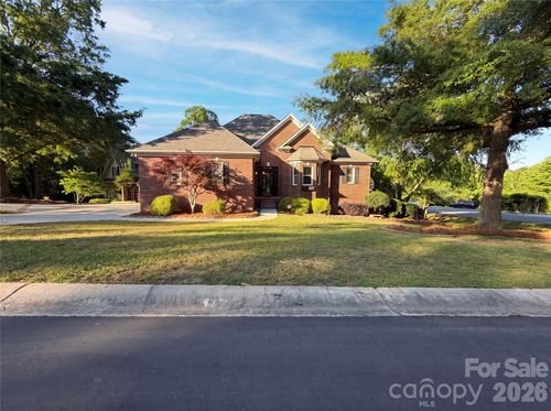 142 Canterbury Xing, Fort Mill, SC, 29708-9208 | Card Image