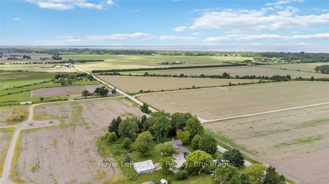 1949 Michigan Line, House other with 3 bedrooms, 3 bathrooms and 6 parking in Sarnia ON | Image 37