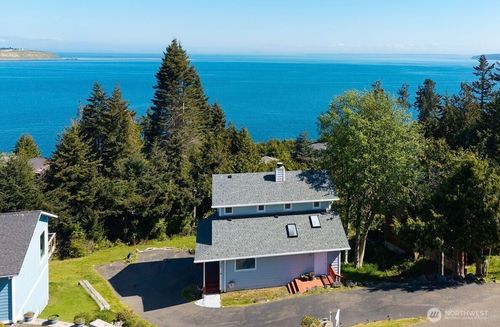 320 North St, Sequim, WA, 98382-8667 | Card Image