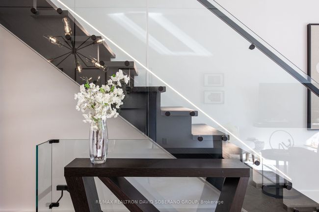 102 Ulster St, House attached with 4 bedrooms, 5 bathrooms and 1 parking in Toronto ON | Image 13