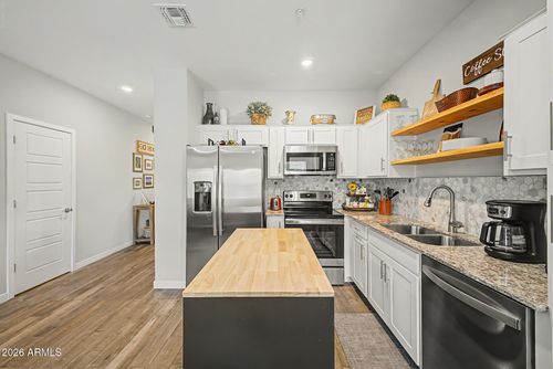 8322 N 22nd Ln, Phoenix, AZ, 85021-4288 | Card Image