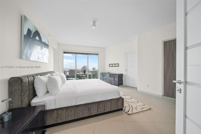 APT-2600 - 60 Sw 13 Th St, Condo with 3 bedrooms, 4 bathrooms and null parking in Miami FL | Image 17