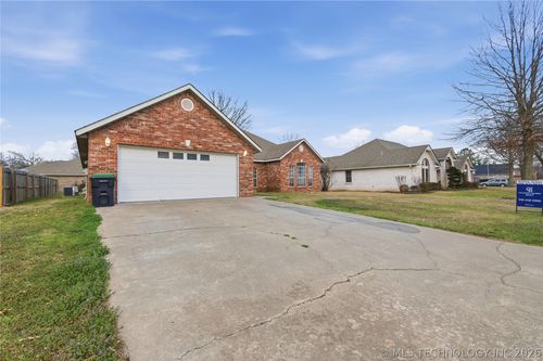 2045 Aspen Dr, Tahlequah, OK, 74464-6036 | Card Image