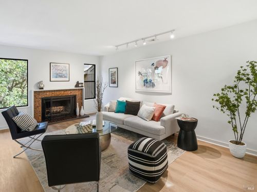 23 Oakcrest Dr, San Rafael, CA, 94903-2842 | Card Image