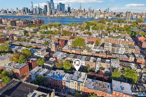 829 Garden St, Hoboken, NJ, 07030-4100 | Card Image