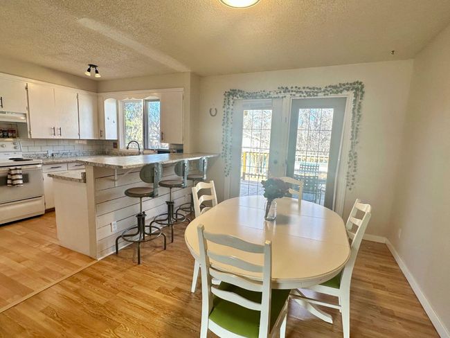 27 Laval Pl W, House detached with 6 bedrooms, 2 bathrooms and 4 parking in Lethbridge AB | Image 4
