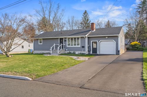 77 Basswood Dr, Middletown, CT, 06457-2055 | Card Image