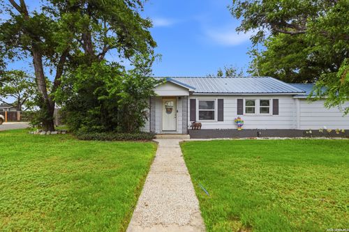 2401 Avenue J, Hondo, TX, 78861-2909 | Card Image