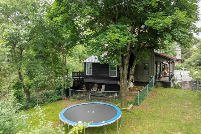 Large side yard, double fenced with large and small enclosure | Image 18
