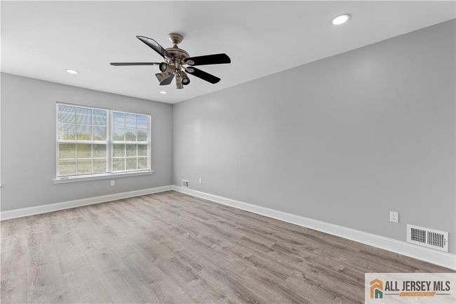 142 Lackland Ave, Townhouse with 2 bedrooms, 3 bathrooms and null parking in Piscataway NJ | Image 27