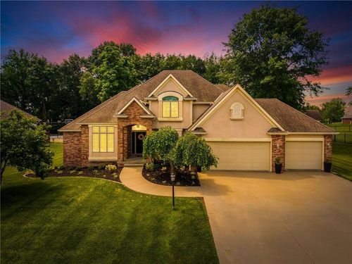 4902 Corinth Dr, Saint Joseph, MO, 64506-4005 | Card Image