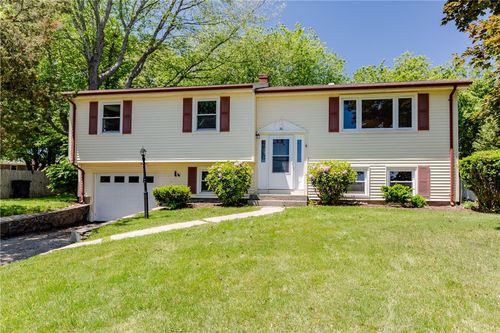26 Seneca Rd, Portsmouth, RI, 02871-4211 | Card Image