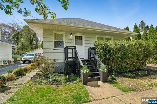 10 Sunnyside Pl, Verona, NJ, 07044-1347 | Card Image