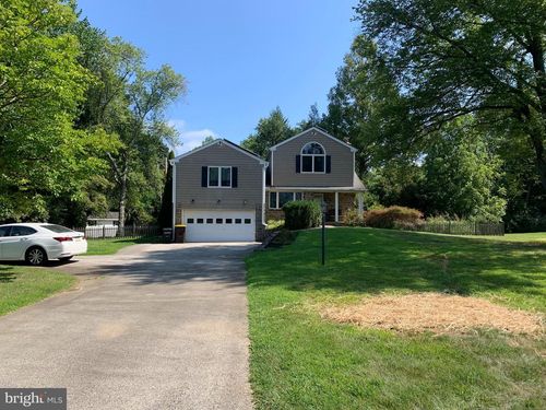 833 Stonybrook Dr, BLUE BELL, PA, 19422-2037 | Card Image